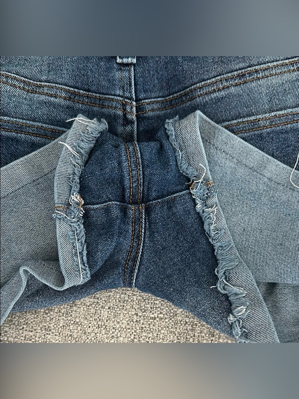 NWOT—Celebrity Pink Frayed Hem Distressed Denim Shorts Size 9/29 - Picture 10 of 10